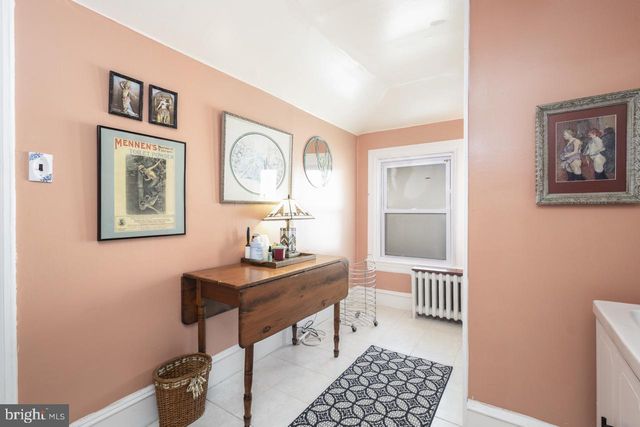 221 S EASTON RD, Glenside, PA 19038