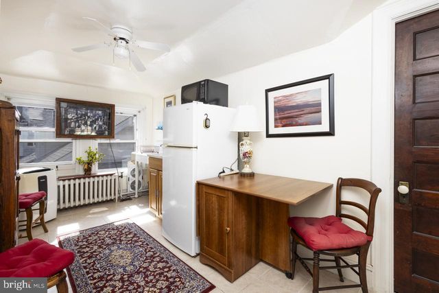 221 S EASTON RD, Glenside, PA 19038