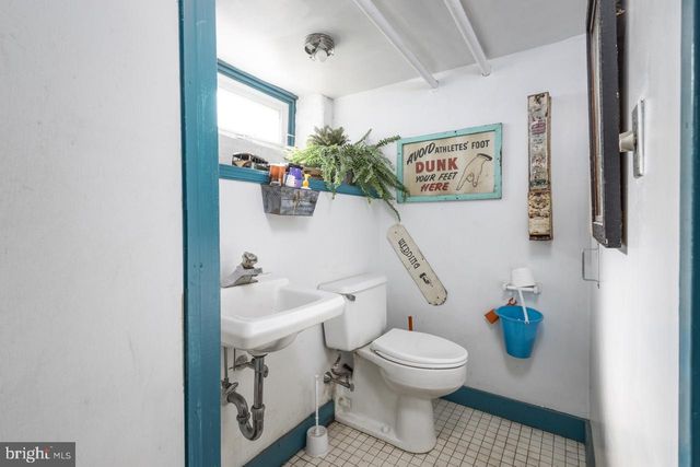 221 S EASTON RD, Glenside, PA 19038