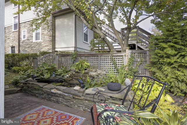 221 S EASTON RD, Glenside, PA 19038