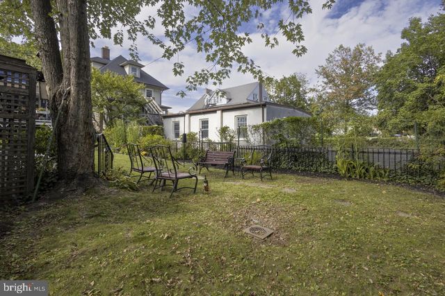 221 S EASTON RD, Glenside, PA 19038