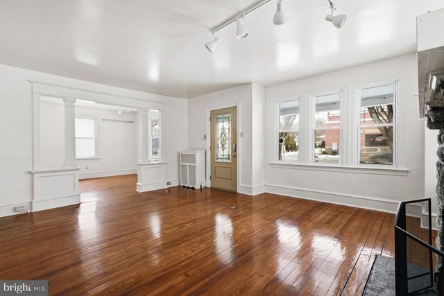 221 S EASTON RD, Glenside, PA 19038