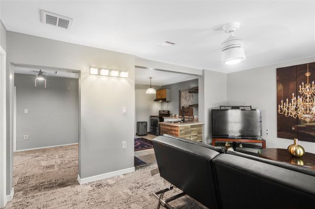 8617 Woodruff Street, Houston, TX 77012