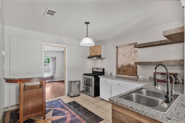 8617 Woodruff Street, Houston, TX 77012