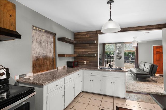 8617 Woodruff Street, Houston, TX 77012