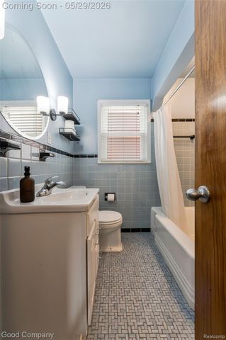 525 Helene Avenue, Royal Oak, MI 48067