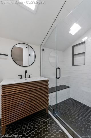 525 Helene Avenue, Royal Oak, MI 48067