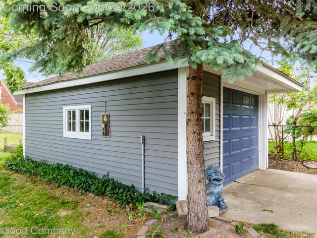 525 Helene Avenue, Royal Oak, MI 48067
