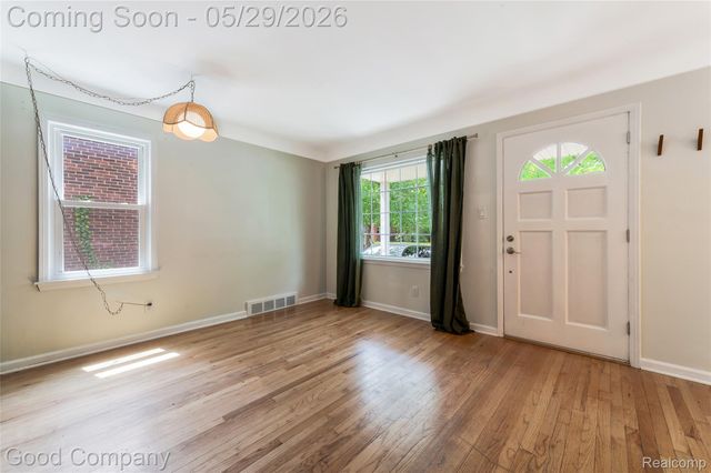 525 Helene Avenue, Royal Oak, MI 48067