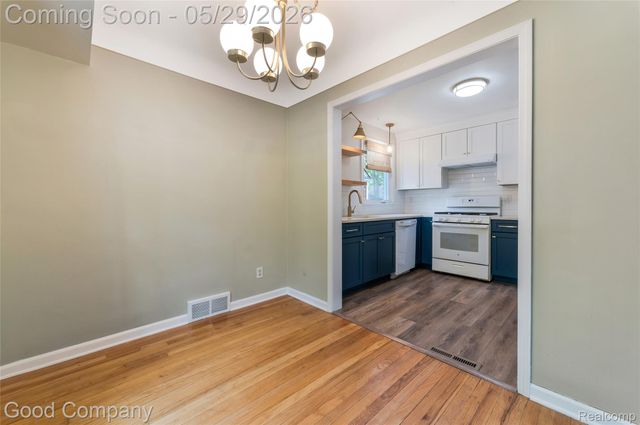 525 Helene Avenue, Royal Oak, MI 48067
