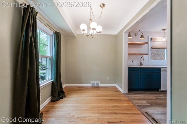 525 Helene Avenue, Royal Oak, MI 48067
