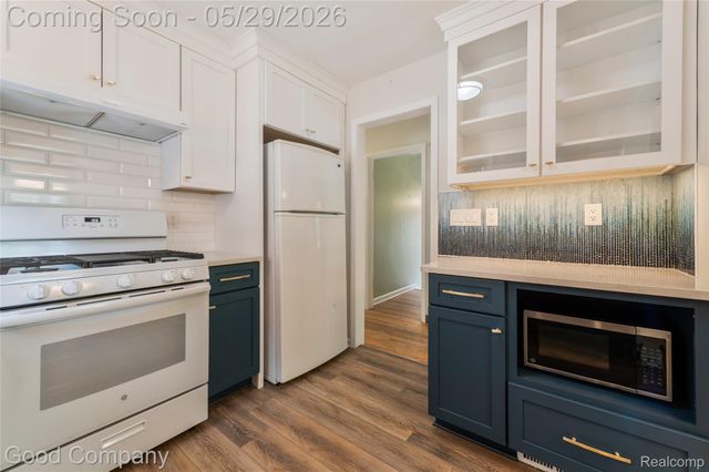 525 Helene Avenue, Royal Oak, MI 48067