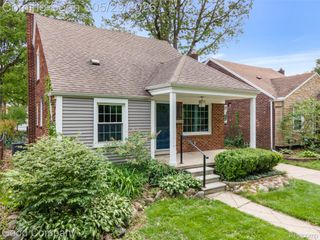 525 Helene Avenue, Royal Oak, MI 48067