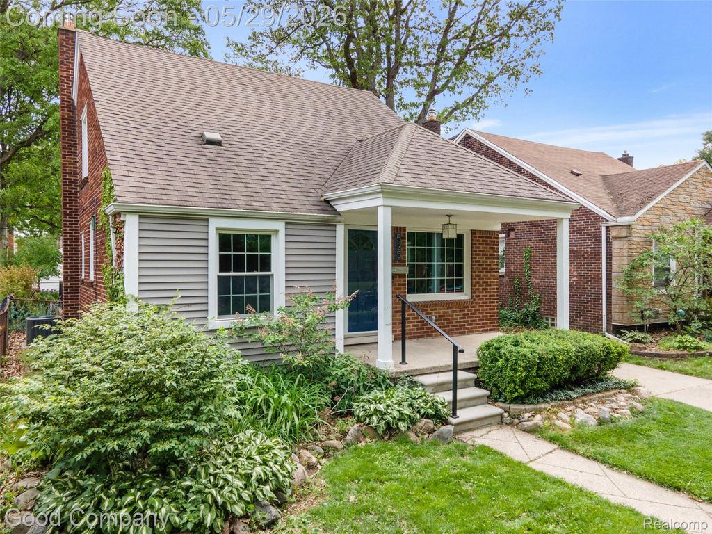 525 Helene Avenue, Royal Oak, MI 48067