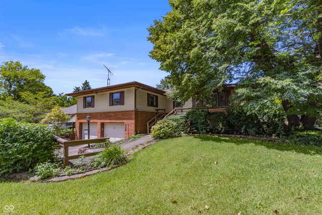852 Knollwood Drive, Columbus, IN 47203