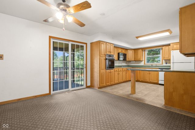 852 Knollwood Drive, Columbus, IN 47203