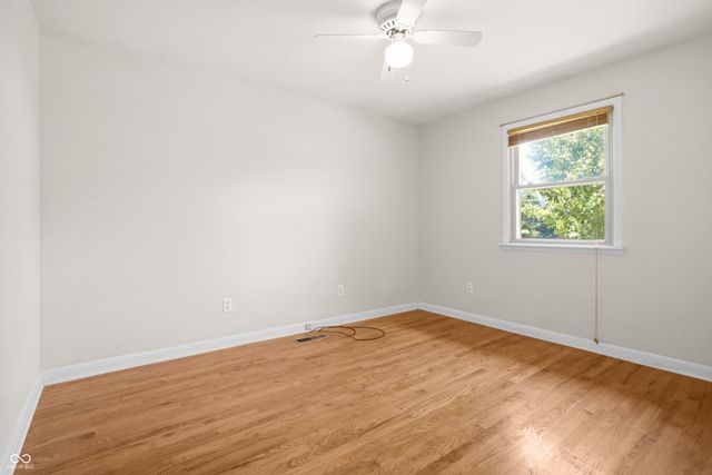 852 Knollwood Drive, Columbus, IN 47203