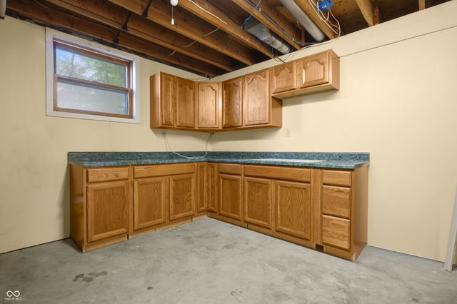 852 Knollwood Drive, Columbus, IN 47203