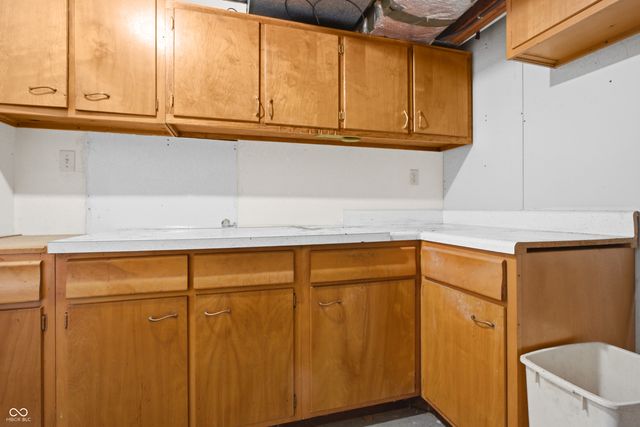 852 Knollwood Drive, Columbus, IN 47203