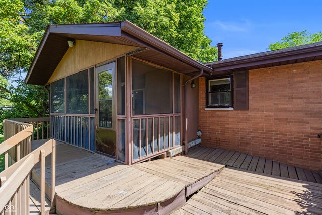 852 Knollwood Drive, Columbus, IN 47203
