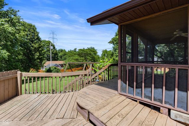 852 Knollwood Drive, Columbus, IN 47203