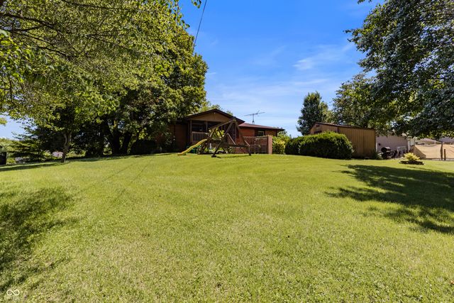 852 Knollwood Drive, Columbus, IN 47203