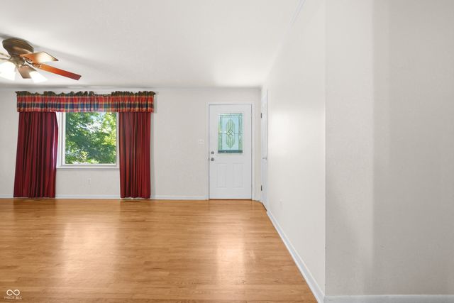 852 Knollwood Drive, Columbus, IN 47203