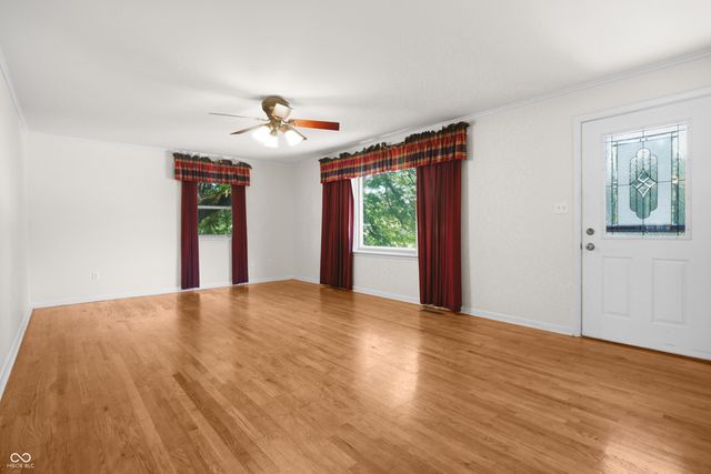852 Knollwood Drive, Columbus, IN 47203