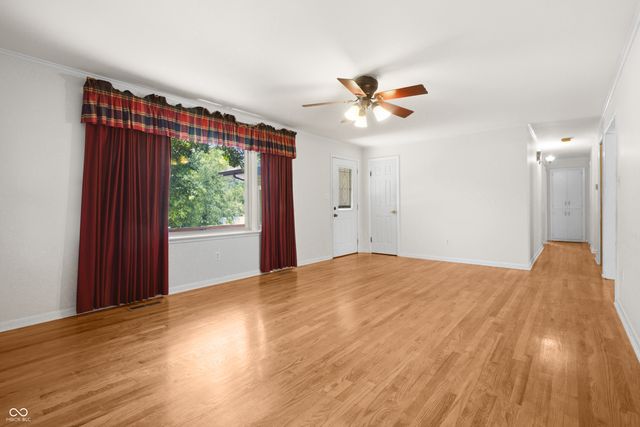 852 Knollwood Drive, Columbus, IN 47203