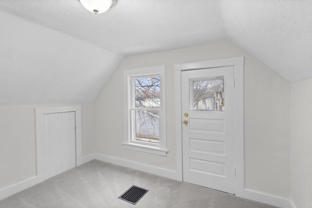 2024 Queen Avenue N, Minneapolis, MN 55411