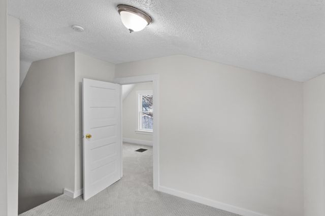 2024 Queen Avenue N, Minneapolis, MN 55411