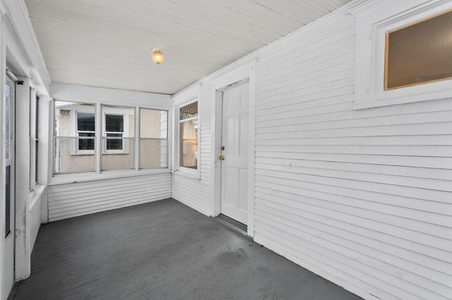 2024 Queen Avenue N, Minneapolis, MN 55411