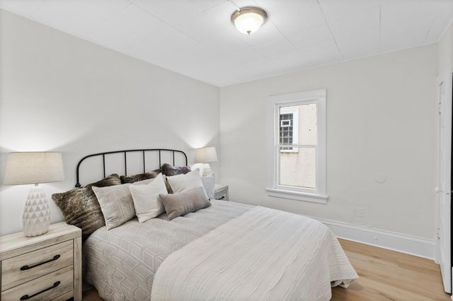 2024 Queen Avenue N, Minneapolis, MN 55411