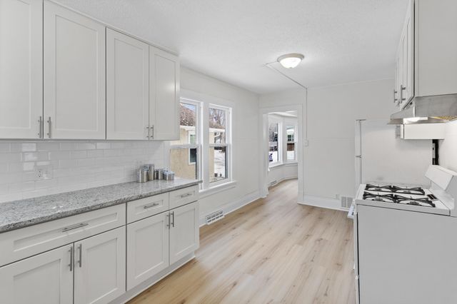 2024 Queen Avenue N, Minneapolis, MN 55411