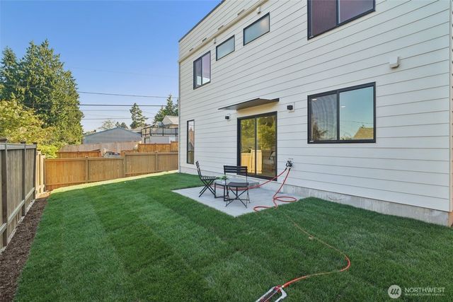 1708 NE 89th Street, Seattle, WA 98115