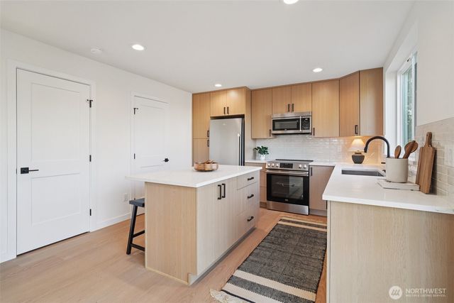 1708 NE 89th Street, Seattle, WA 98115