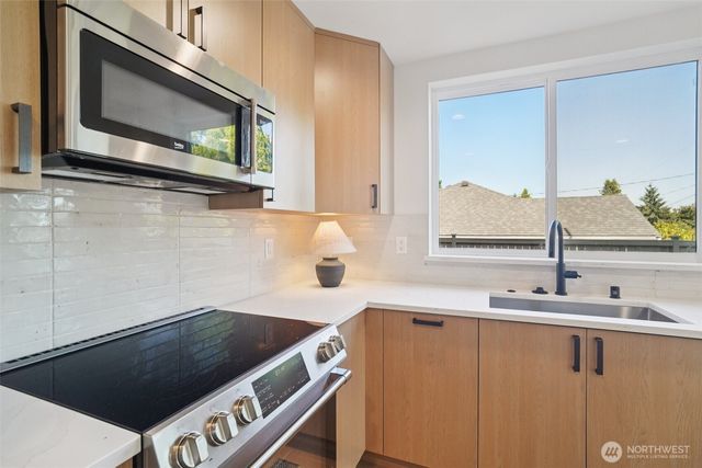 1708 NE 89th Street, Seattle, WA 98115