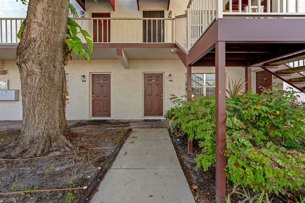 9209 TUDOR DRIVE C104, Tampa, FL 33615