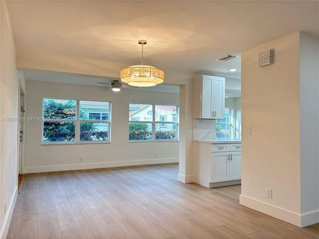 1221 NW 44th Street ., Deerfield Beach, FL 33064