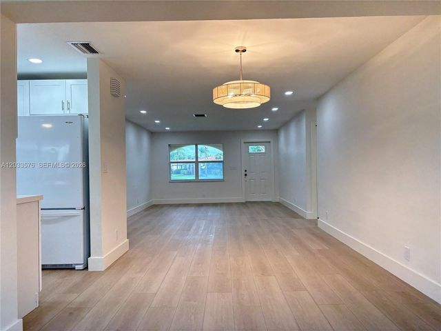 1221 NW 44th Street ., Deerfield Beach, FL 33064