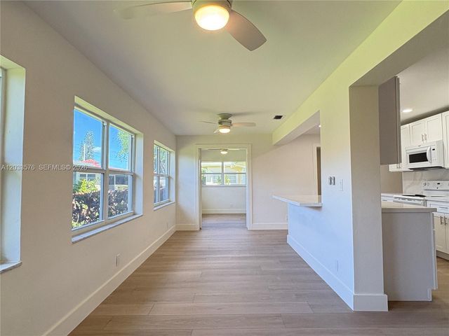1221 NW 44th Street ., Deerfield Beach, FL 33064