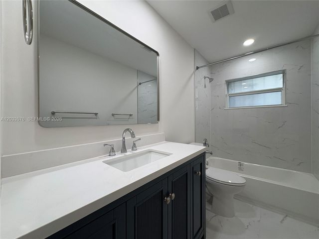 1221 NW 44th Street ., Deerfield Beach, FL 33064