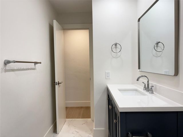 1221 NW 44th Street ., Deerfield Beach, FL 33064