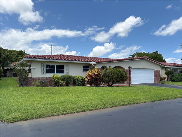 1221 NW 44th Street ., Deerfield Beach, FL 33064