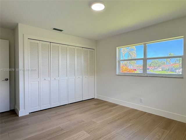 1221 NW 44th Street ., Deerfield Beach, FL 33064