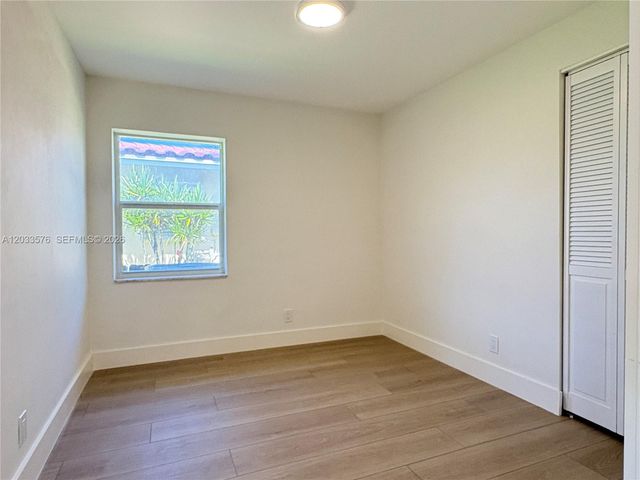 1221 NW 44th Street ., Deerfield Beach, FL 33064