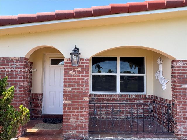 1221 NW 44th Street ., Deerfield Beach, FL 33064