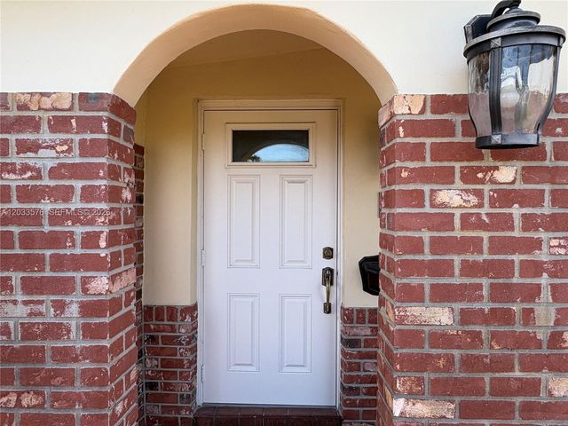 1221 NW 44th Street ., Deerfield Beach, FL 33064