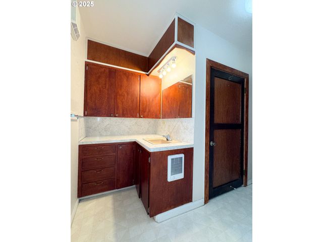 1050 Elm St, Baker City, OR 97814