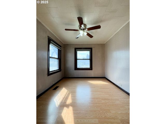 1050 Elm St, Baker City, OR 97814